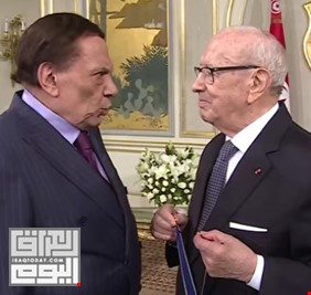 كيف مازح عادل إمام الرئيس التونسي اثناء تكريمه؟