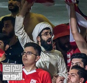 دعوة لمحاسبة رجل دين حضر مباراة لكرة القدم في إيران
