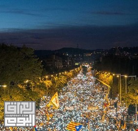 تظاهرات ضخمة ببرشلونة للإفراج عن المسؤولين الانفصاليين
