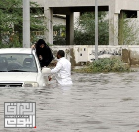 السعودية تغرق .. مشاهد من جدة التقطت اليوم بعد هطول المطر