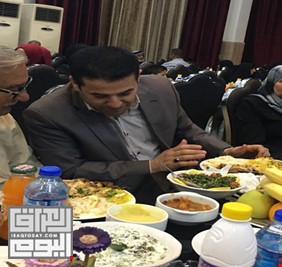 وزير الداخلية يتناول فطوره مع عوائل شهداء الداخلية