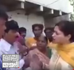بالفيديو .. وزيرة هندية تسقط في المجاري  على الهواء مباشر