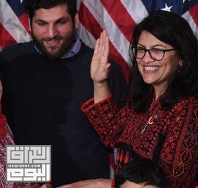 مرتدية الزي الفلسطيني.. نائبة أمريكية تتوعد بإقالة ترامب والأخير يرد