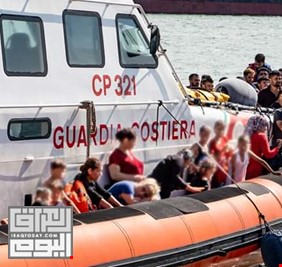 بعد اختفائهم ليومين  .. خفر السواحل الايطالي ينقذ 80 مهاجرا عراقيا بينهم اطفال ونساء