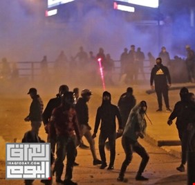 الشرطة اللبنانية تتصدى لمحاولات اقتحام ساحة الاعتصام وسط بيروت