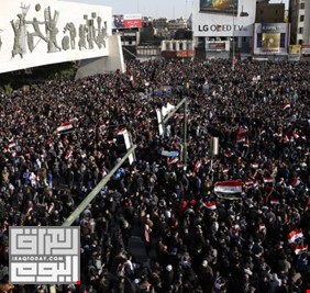 قبل ساعات على انتهاء مهلة صالح .. استعداد في ساحات الاعتصام وحشود جديدة تنضم إلى المتظاهرين