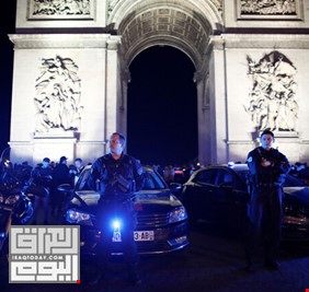 الشرطة الفرنسية تحتشد عند قوس النصر بباريس للاحتجاج على الحكومة