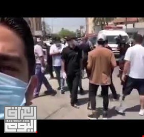 بالفيديو .. نعش الكابتن احمد راضي يحمل من امام مستشفى النعمان