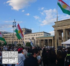 بالصور .. الأكراد العراقيون في المانيا يرفعون اعلام اسرائيل ويتظاهرون  دعماً وتأييداً لتل أبيب
