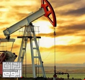 تباين أسعار النفط مع توقعات بخفض أوبك للإنتاج