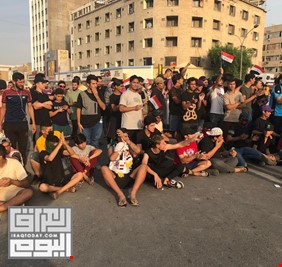 صور من ساحة التحرير عصر اليوم الثلاثاء لمتظاهري تشرين