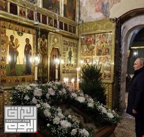 فقدان للثقة أم مخاوف صحية.. لماذا حضر بوتين قداس عيد الميلاد وحيدًا؟