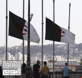 الجزائر.. حل مجموعة برزت في الحراك الشعبي ضد بوتفليقة