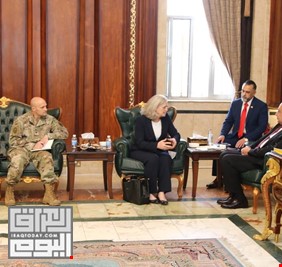 وزير الدفاع يلتقي السفيرة الأمريكية رومانوسكي في بغداد