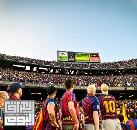أسطورة ريال مدريد يجذب الأنظار في حفل توديع نجم برشلونة بوسكيتس