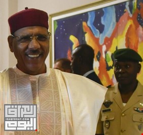 باريس تكشف عن أخبار رئيس النيجر المحتجز من قبل عناصر حراسته