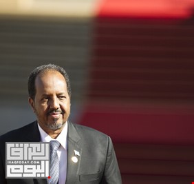 في توقيت شديد الحساسية.. وصول الرئيس الصومالي في زيارة رسمية إلى مصر