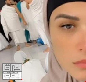 بعد أداء العمرة.. ياسمين عبدالعزيز تبكي بدموع مزيفة