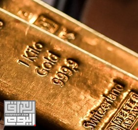 الذهب قرب أعلى مستوى في أسبوع بدعم من انخفاض الدولار