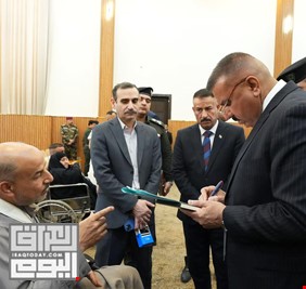 وزير الداخلية يؤكد على الالتزام برعاية أسر الشهداء والجرحى خلال مقابلاته الأسبوعية