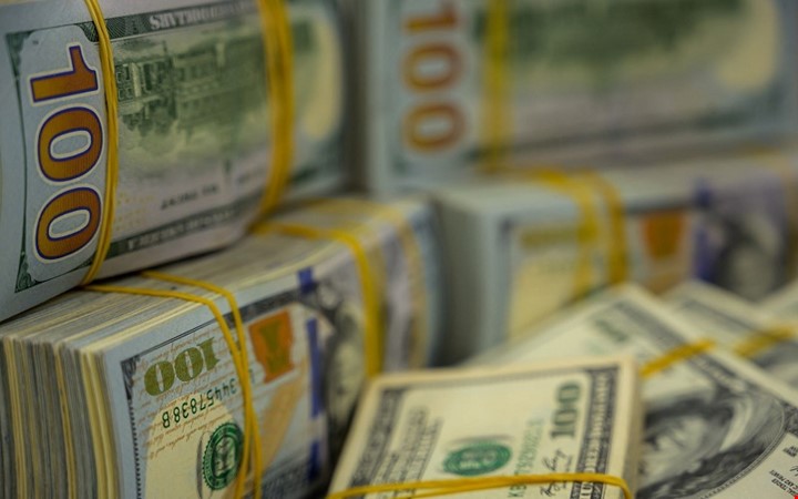 مبيعات البنك المركزي من الدولار تواصل ارتفاعها لتقارب ربع مليار دولار اليوم