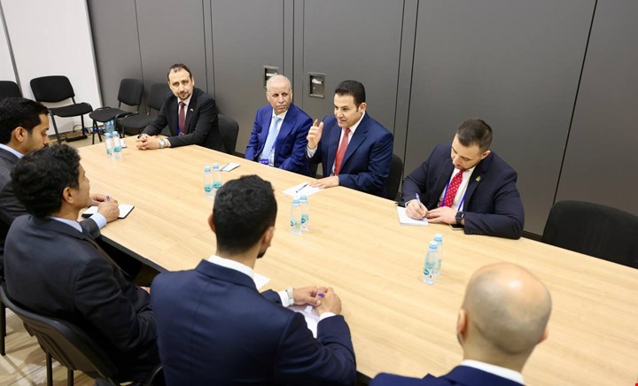 الأعرجي يلتقي في سانت بطرسبرغ الروسية الأمين العام لمجلس الأمن الوطني الإماراتي