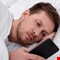 دراسة تحذر: استخدام الهواتف قبل النوم يؤدي للأرق وخلل في هرمونات الجسم