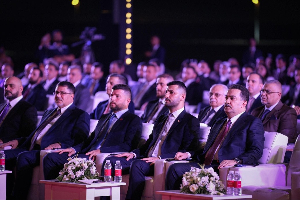 السوداني يؤكد أهمية دعم التعليم خلال مشاركته في حفل تخرج طلبة الجامعة الأميركية ببغداد