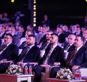 السوداني يؤكد أهمية دعم التعليم خلال مشاركته في حفل تخرج طلبة الجامعة الأميركية ببغداد