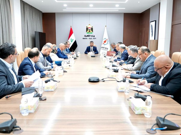 وزير الكهرباء يؤكد أهمية مشروع منصة الغاز المسال لدعم إنتاج الطاقة وزيادة ساعات التجهيز