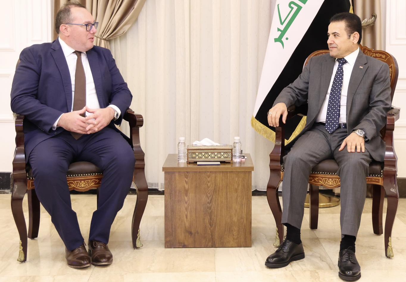 إشادة أميركية بموقف الإطار التنسيقي الداعم لحصر السلاح وفك الارتباط بالحشد الشعبي