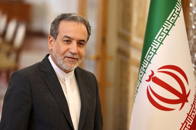 عراقجي يشكر العراق على دعمه للمفاوضات وفؤاد حسين يؤكد أهمية إنهاء الحرب وتعزيز الاستقرار