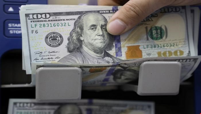 ارتفاع الدولار في بغداد وأربيل متجاوزاً 156 ألف دينار لكل 100 دولار