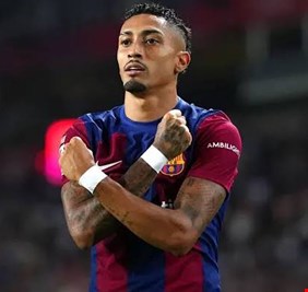 شرط برشلونة لبيع رافينيا إلى الهلال السعودي