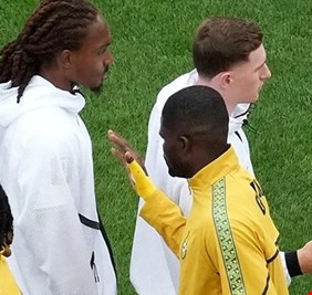 لاعب إنجلترا يفسر تجاهله مصافحة توماس بارتي في كأس العالم