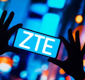 ZTE تتحدى آبل وسامسونغ بهاتف نحيف ومتطور