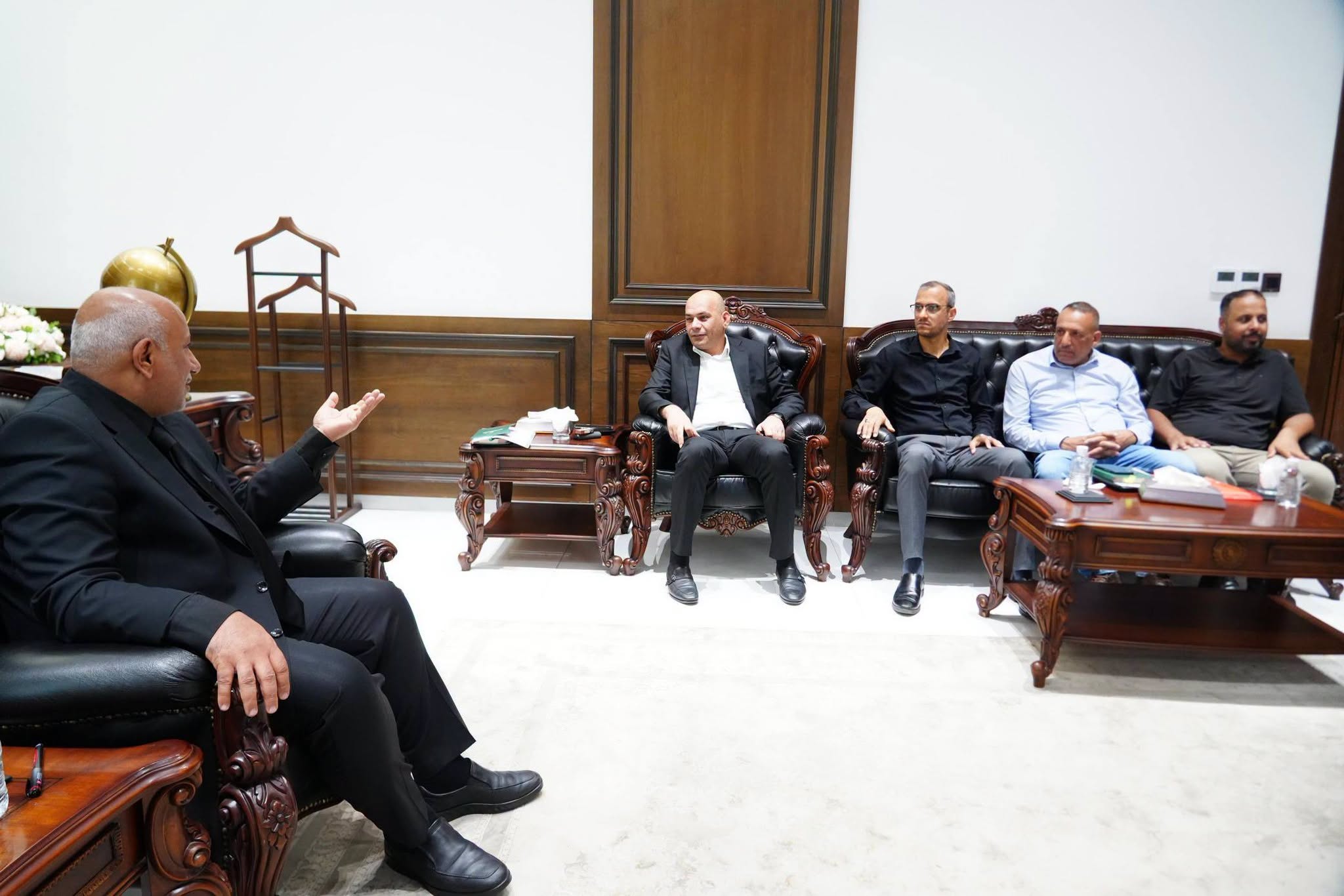 خلال زيارته محافظة كربلاء .. مدير عام الطرق والجسور يلتقي السيد المحافظ