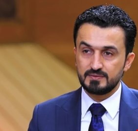 وزير الاتصالات: هروب مطلوبين بملفات فساد إلى فرنسا وبحوزتهما نحو نصف مليار دولار