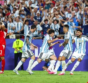 الأرجنتين تنجو من كمين سويسرا وتضرب موعدا ناريا مع إنجلترا في نصف النهائي
