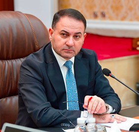 العراق يطلب دعماً أميركياً لحسم انضمامه إلى منظمة التجارة العالمية ويعزز شراكته الاستثمارية