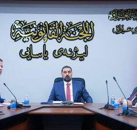 الحلبوسي يدعو إلى تعزيز الإيرادات غير النفطية وتطوير النظام الكمركي