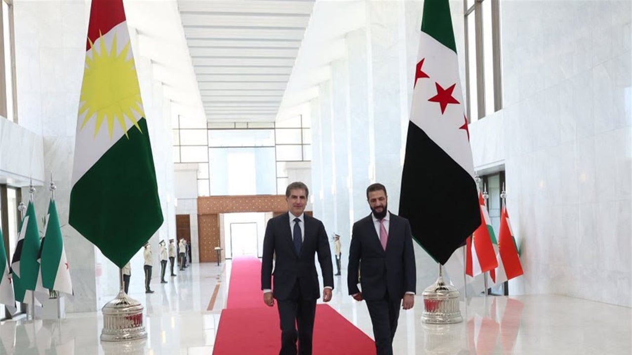 هل  وجه الجولاني رسائل إلى بغداد عبر استقبال بارزاني؟