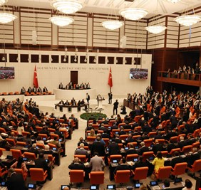 البرلمان التركي يبدأ مناقشة قانون دمج 