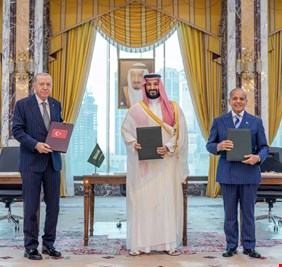 مرجعية عراقية تحذر من تحويل «تحالف مكة» إلى محور يهدد وحدة العالم الإسلامي