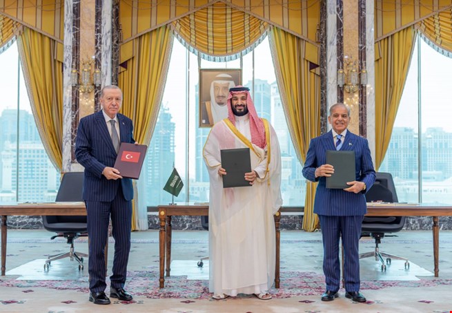 مرجعية عراقية تحذر من تحويل «تحالف مكة» إلى محور يهدد وحدة العالم الإسلامي