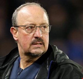 شرط صادم يدفع رافائيل بينيتيز لرفض منتخب الجزائر