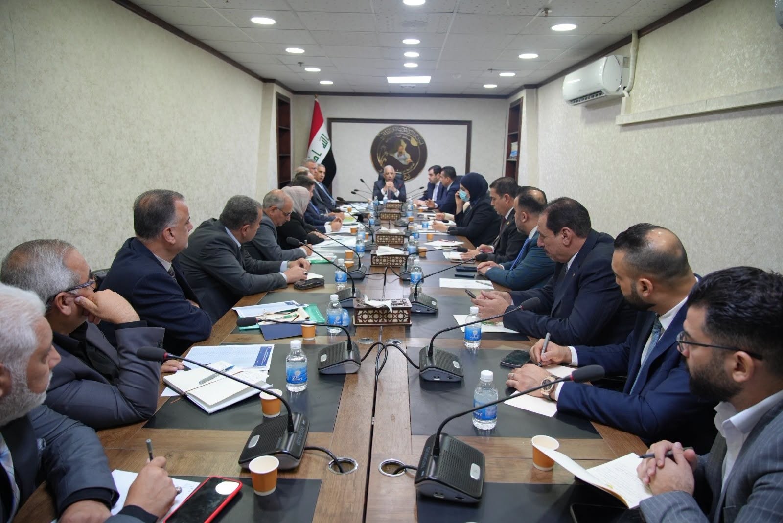 الكهرباء والطاقة النيابية تخفض فائدة مبادرة الطاقة المتجددة إلى 3 بالمئة وتشكل فريقاً لتسريع معاملات المواطنين