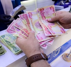 المالية النيابية تعلن إيقاف منحة طلبة الجامعات والمدارس بسبب الأزمة المالية