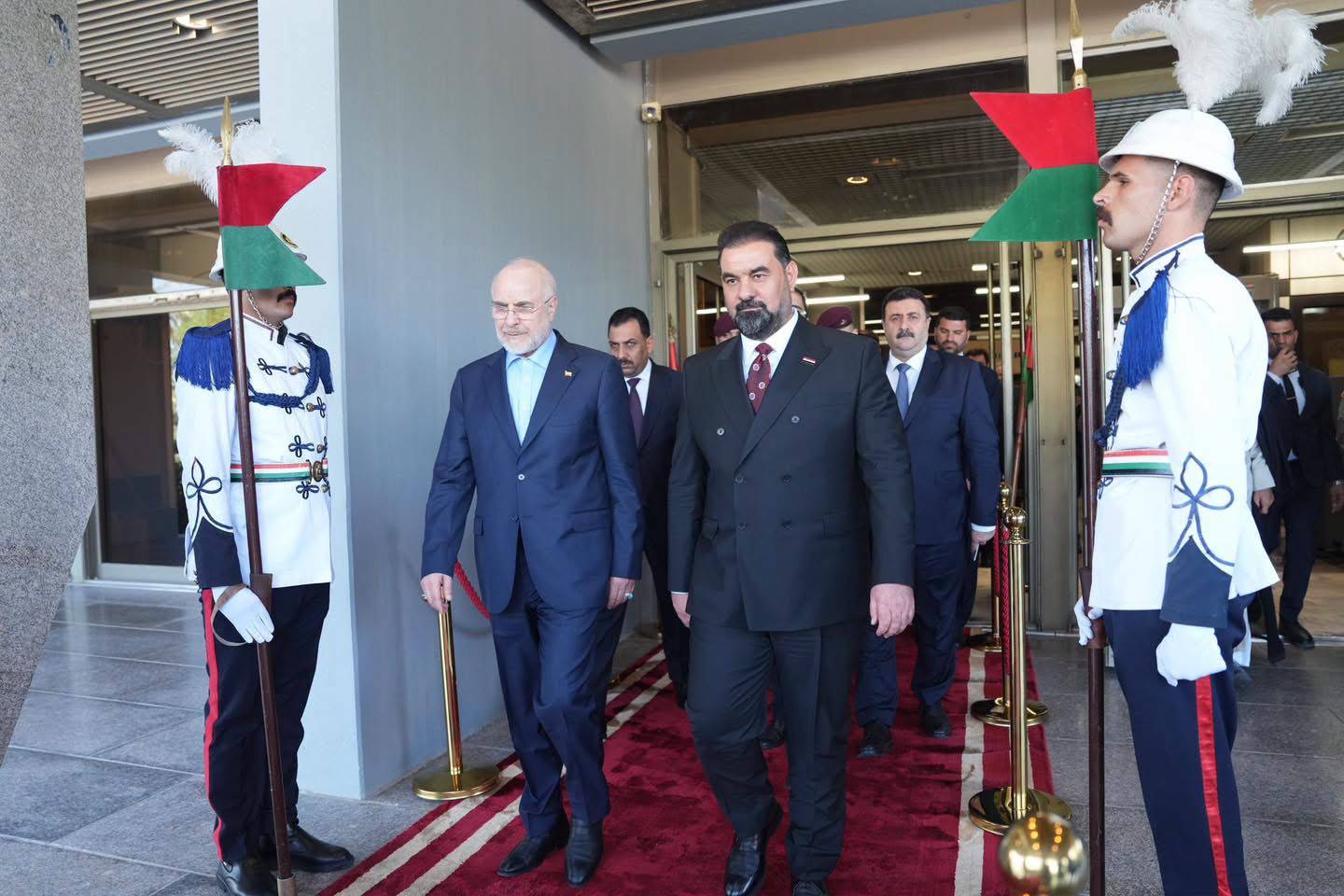 الحلبوسي يطالب طهران بحماية صادرات النفط العراقية عبر مضيق هرمز