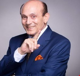 بعد نقله للعناية المركزة.. هل أصيب محمد صبحي بالسكتة الدماغية؟